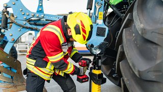 Der neue BÜFFEL B 10 ALU setzt Maßstäbe im hydraulischen Heben  