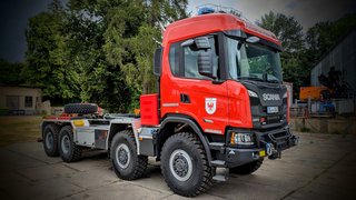 BMD auf der FLORIAN: Scania 8×8 mit HIAB Multilift ULTIMA für Feuerwehr und Katastrophenschutz